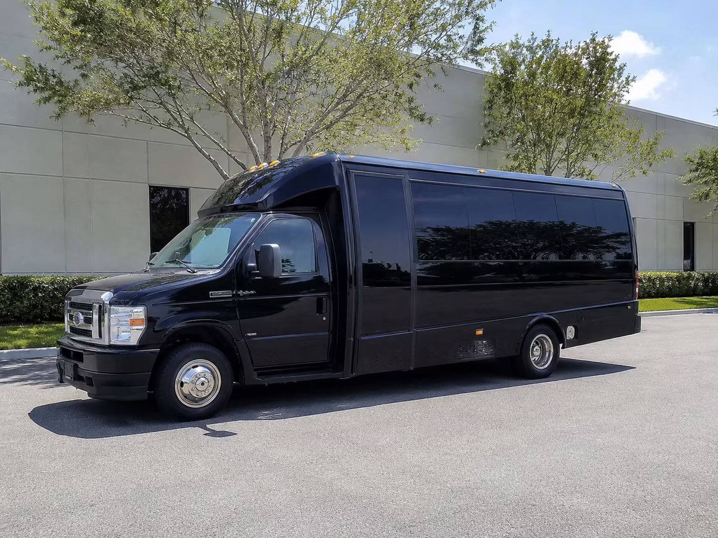 minibus rentals for corporate wine tours and team outings near vacaville