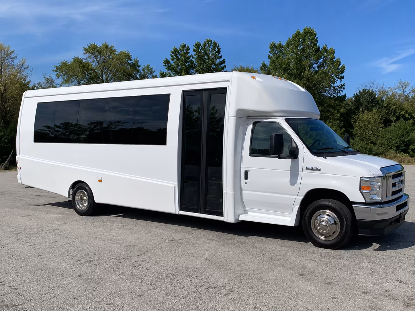 prom bus rentals for vacaville groups heading to sacramento venues