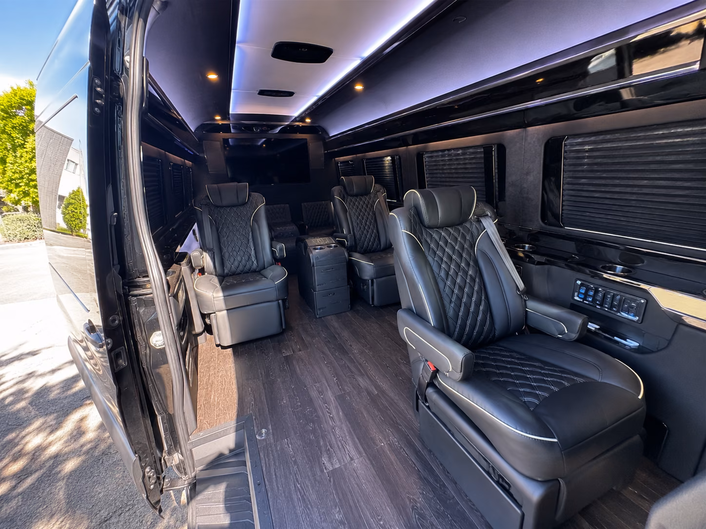 secure transportation for your next airport transfer 5